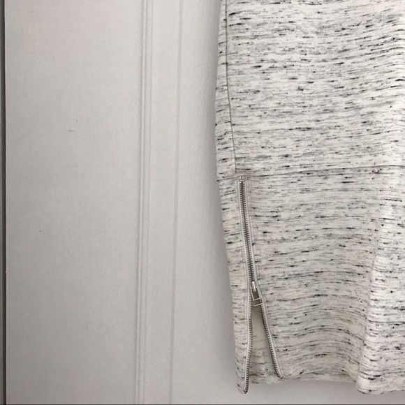 WILFRED by ARITZIA | High Rise Pencil Skirt - Picture 3 of 4